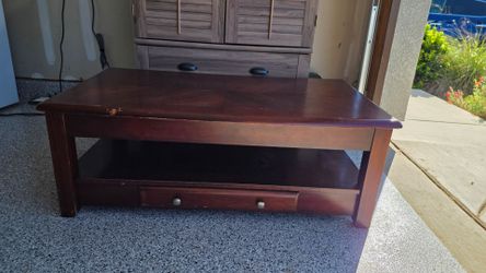 Coffee table - Lift up