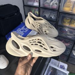 Black And Cream Foam runners 