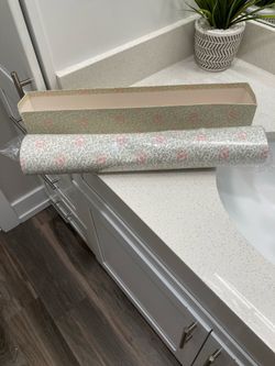 Scented Shelf paper floral Multicolor floral 17.5 inches by 3.5