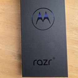 Brand NEW Motorola RAZR+ (Razr Plus) UNLOCKED 256GB
