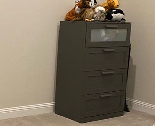 Chest of drawers