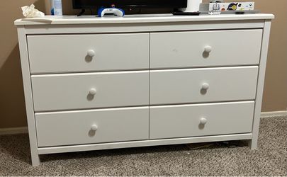 Storkcraft Alpine 6 drawer white dresser