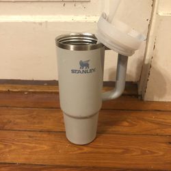 Stanley The Quencher 30 oz. H2.0 FlowState Tumbler in Cream