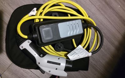 Delphi EV Charger Electric Vehicle Plug-In Cable 120v BMW Mercedes OEM