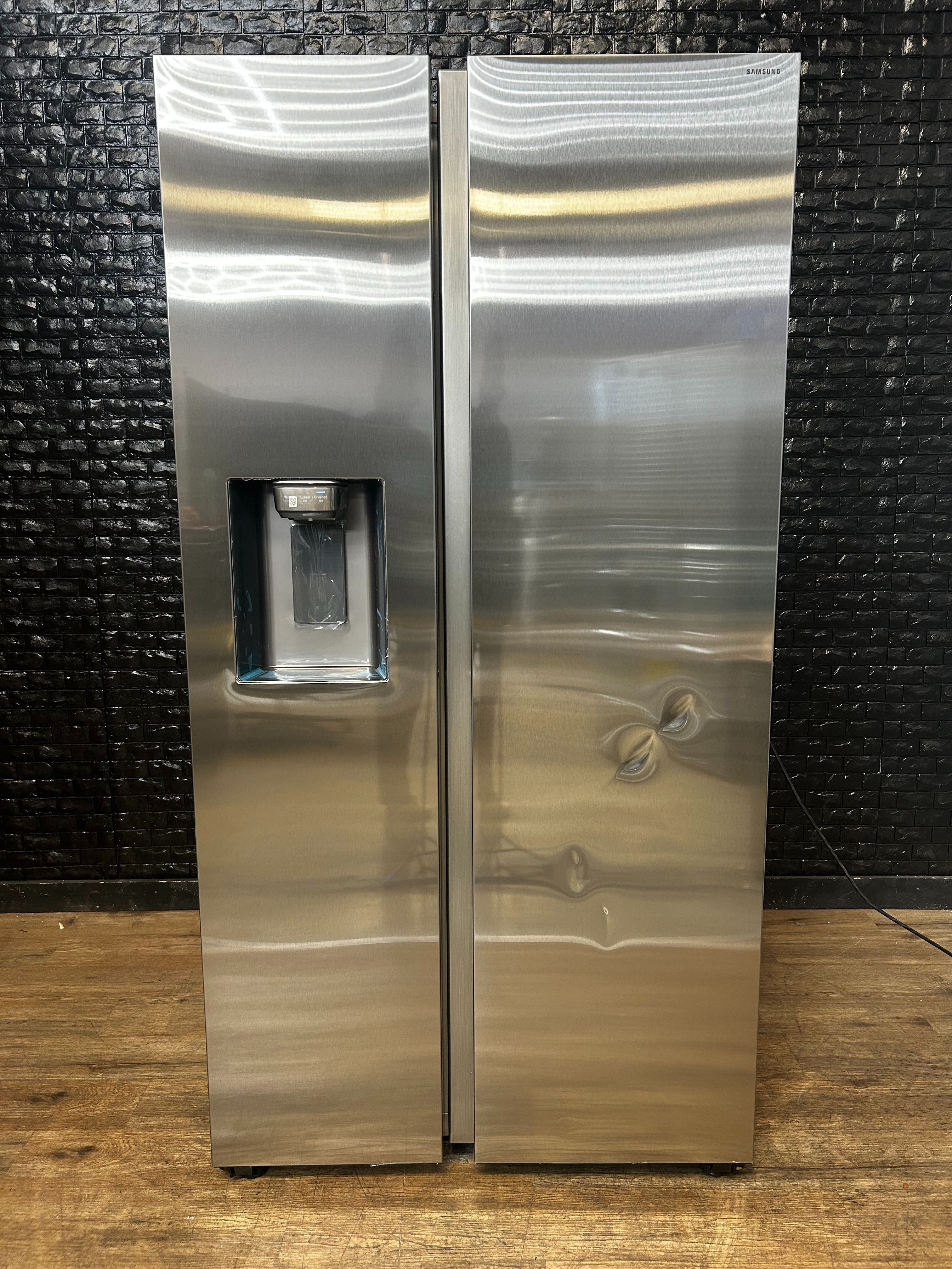 SAMSUNG SIDE BY SIDE REFRIGERATOR w/WARRANTY! R2398A