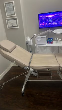 Massage table