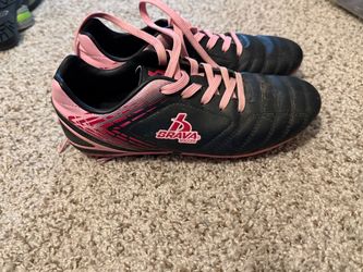 Girls soccer cleats