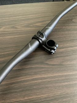 RACEFACE HANDLEBAR and STEM 780mm