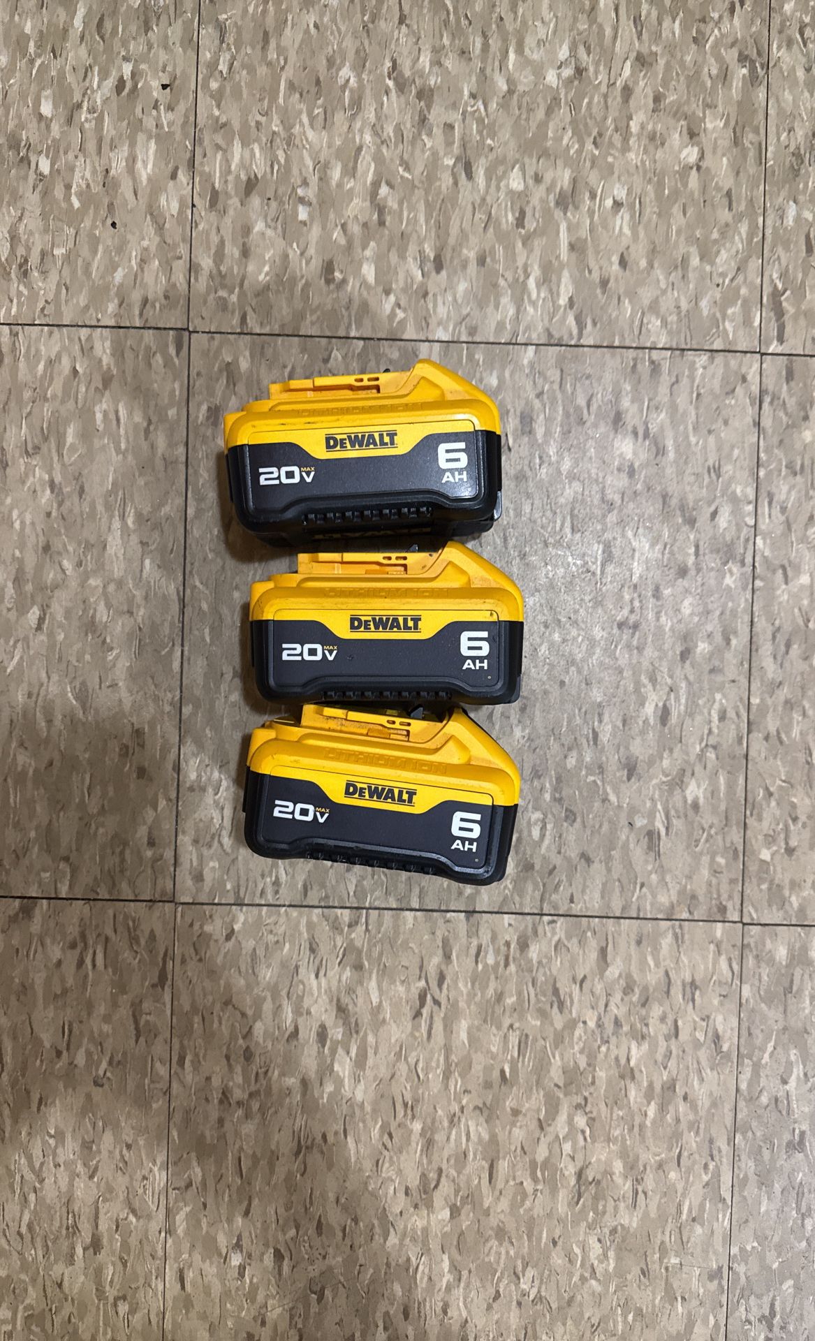 Dewalt Batteries 6ah New Model (like a new)