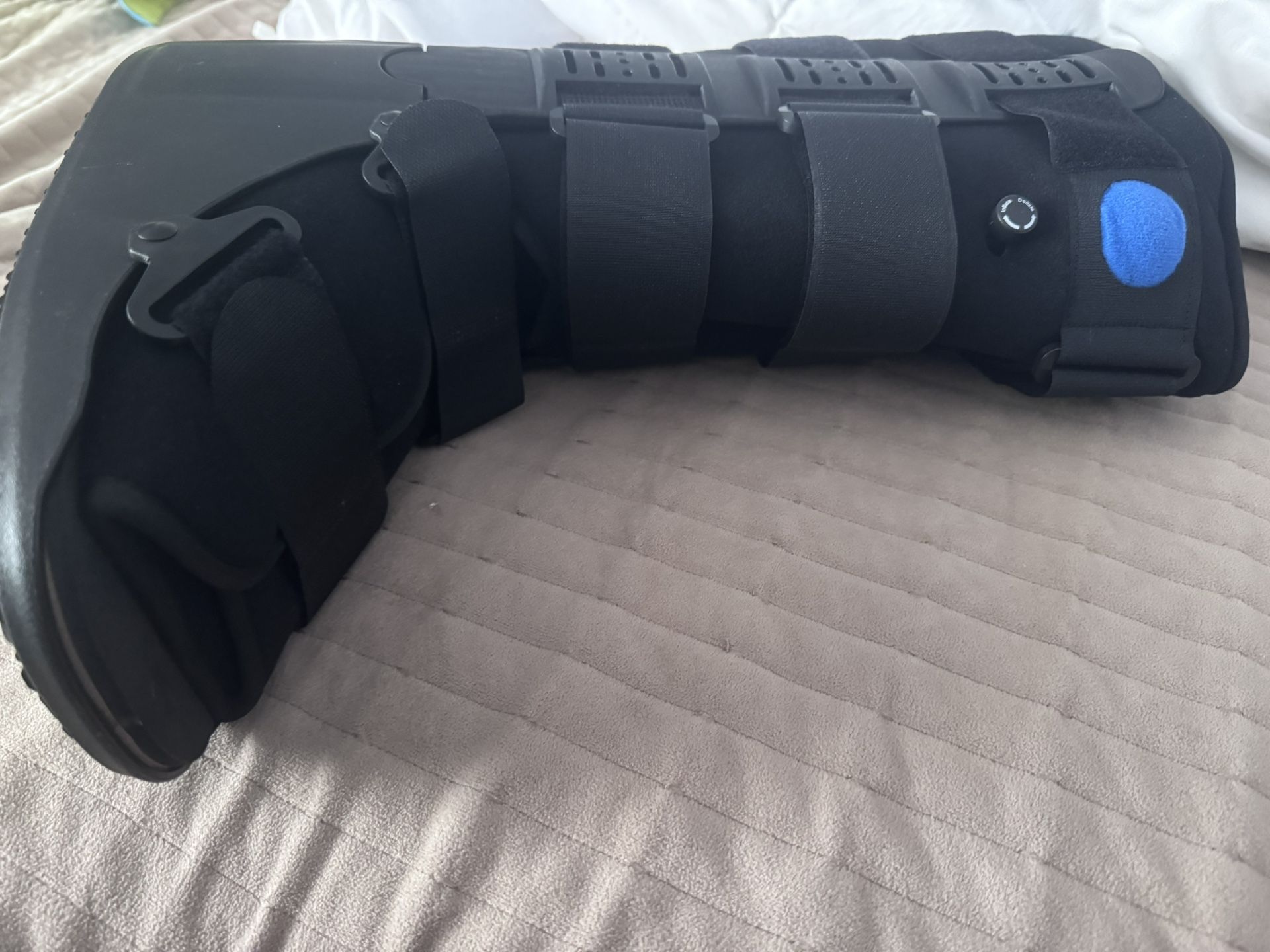 Fracture boot