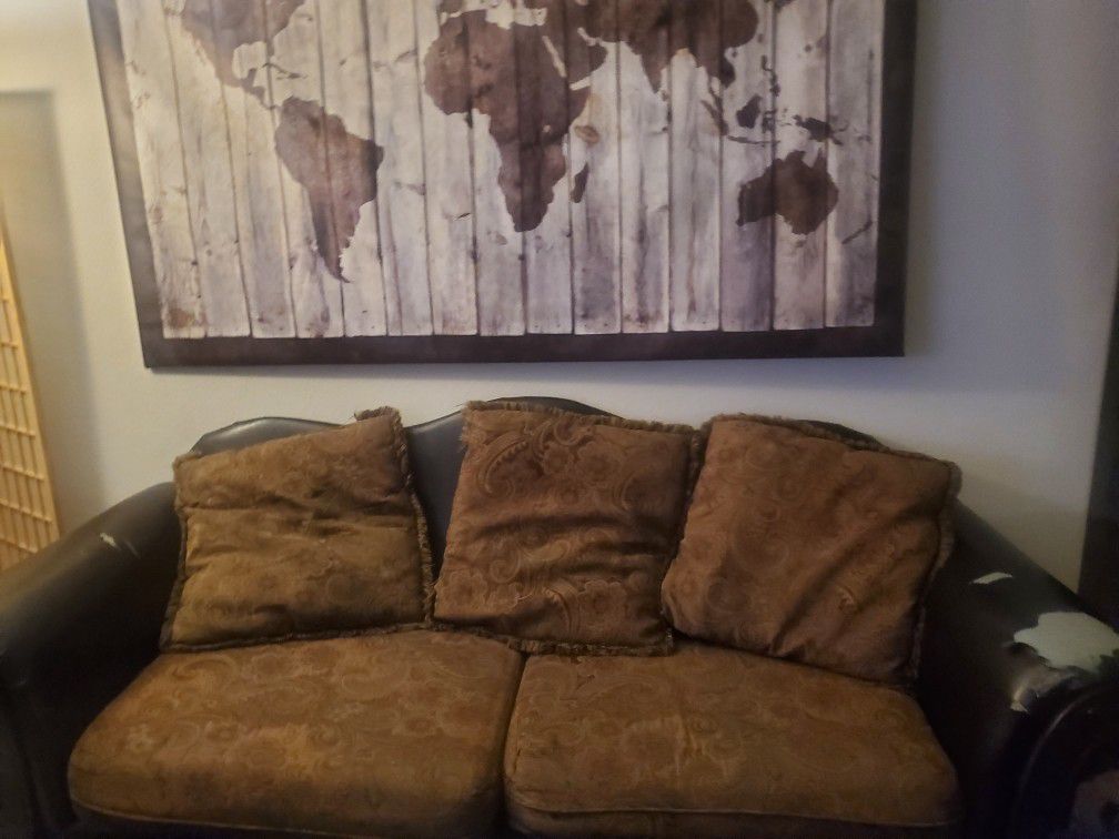 Moving Out  Need Gone BY 8/28,  Couch Set