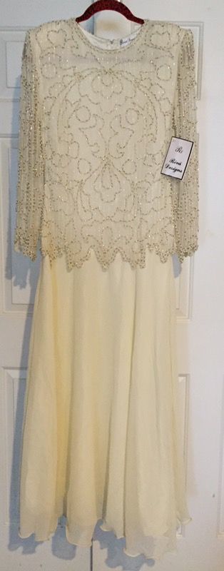Ivory Evening Gown (Sz Small)