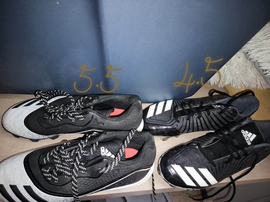 Sports Shoes 