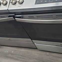 Stove GE Great Condition  5 Burner 4 Month Warranty  Ready For Pick Up 301 Saundview Ave Bronx NY  10473...prices $550..