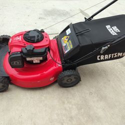 Craftsman M110 Push Lawn Mower with Bag in Excellent Working Condition 