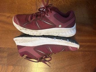 6.5 Non Slip Shoes Burgundy 
