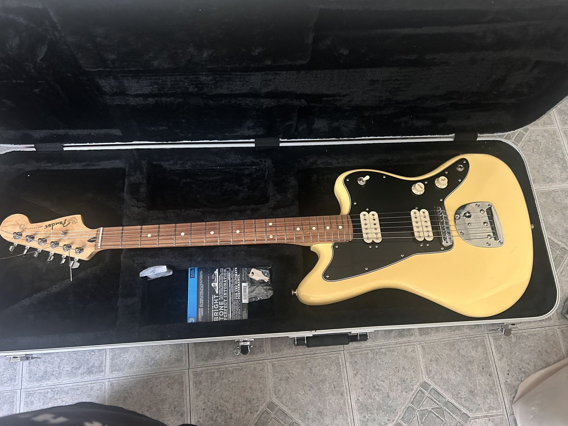 Fender jazzmaster Buttercream Pau Ferro