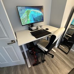 White Gaming Setup
