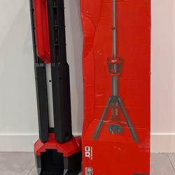 Milwaukee
M18 18-Volt Lithium-Ion Cordless Rocket Dual Power Tower Light (Tool-Only)