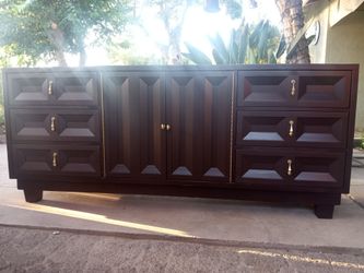 9 Drawer Dresser