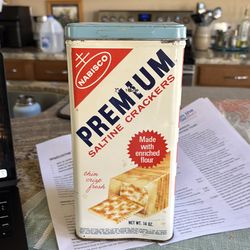 Vintage Nabisco Premium saltine cracker tin