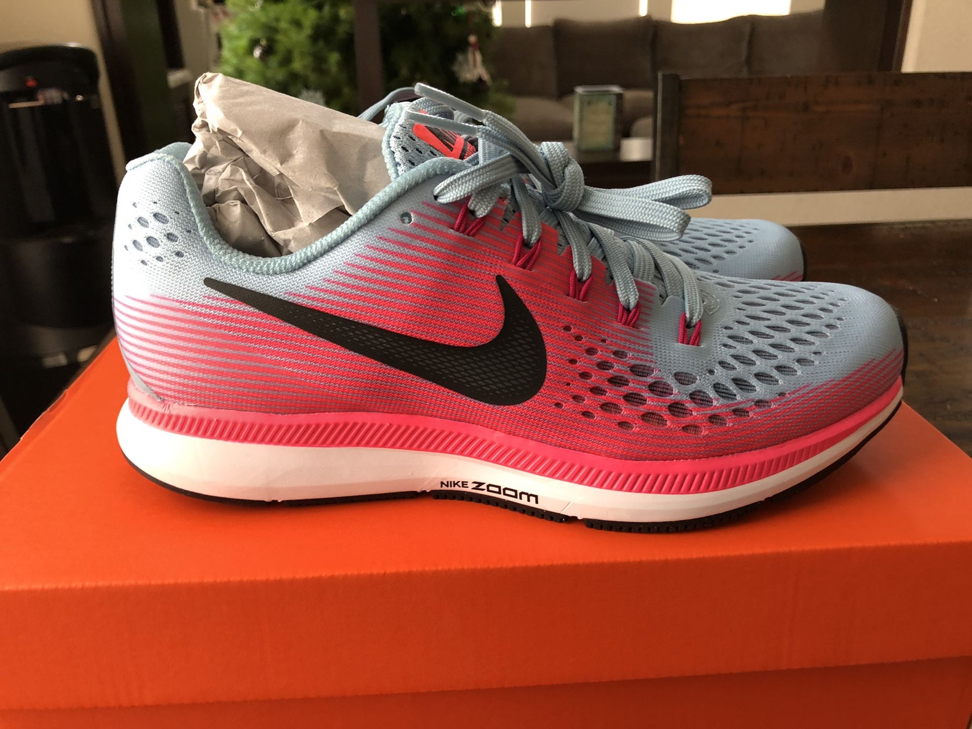 Brand New Nike Air Zoom Pegasus Running Shoe women’s size 7.5