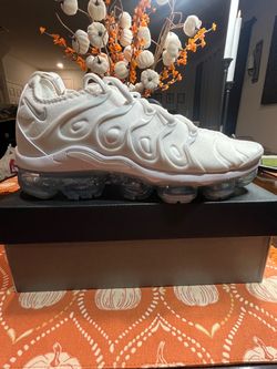 Nike Air VaporMax Plus White Sneakers