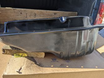 GM oil pan. New OEM