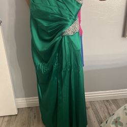 Beautyful Emerald Green Long Dress.