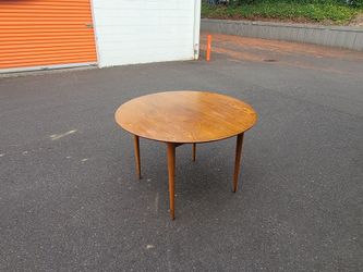 Mid Century Modern Dining Table and Chairs