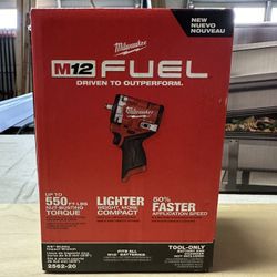 Milwaukee M12 3/8” Stubby Impact Wrench 