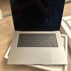 MacBook Pro M1 2021 16 Inch - 16GB ram 512 SSD MINT CONDITION