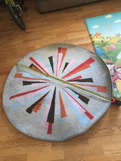 Round rug 47”