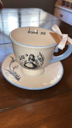 Rae Dunn /Disney Collab, Alice in Wonderland teacup
