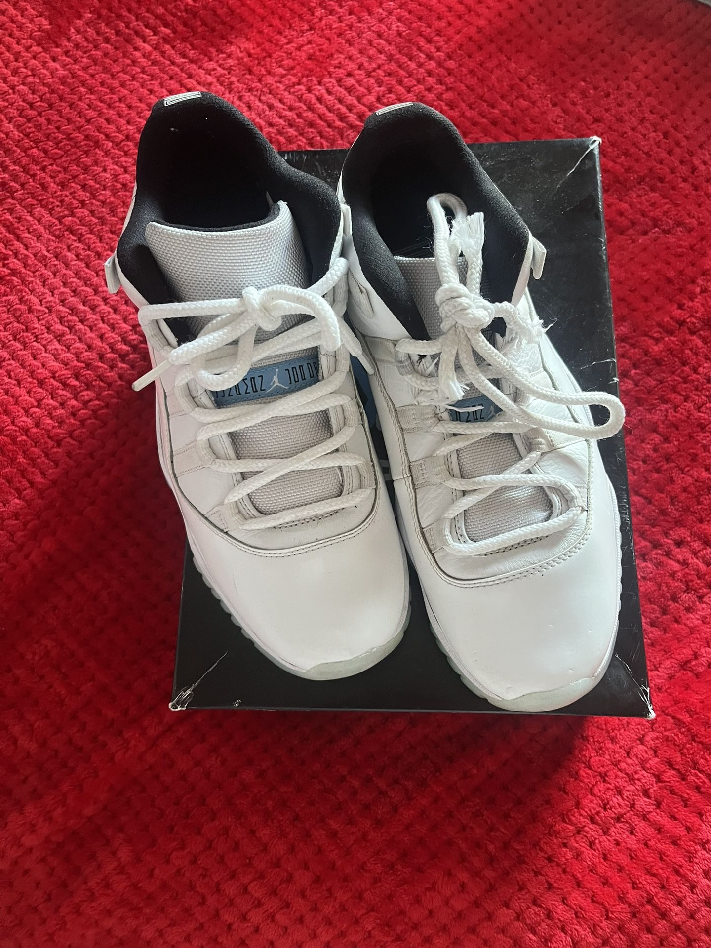 Jordan 11 Legend Blue