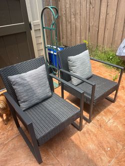 Outdoor patio chairs