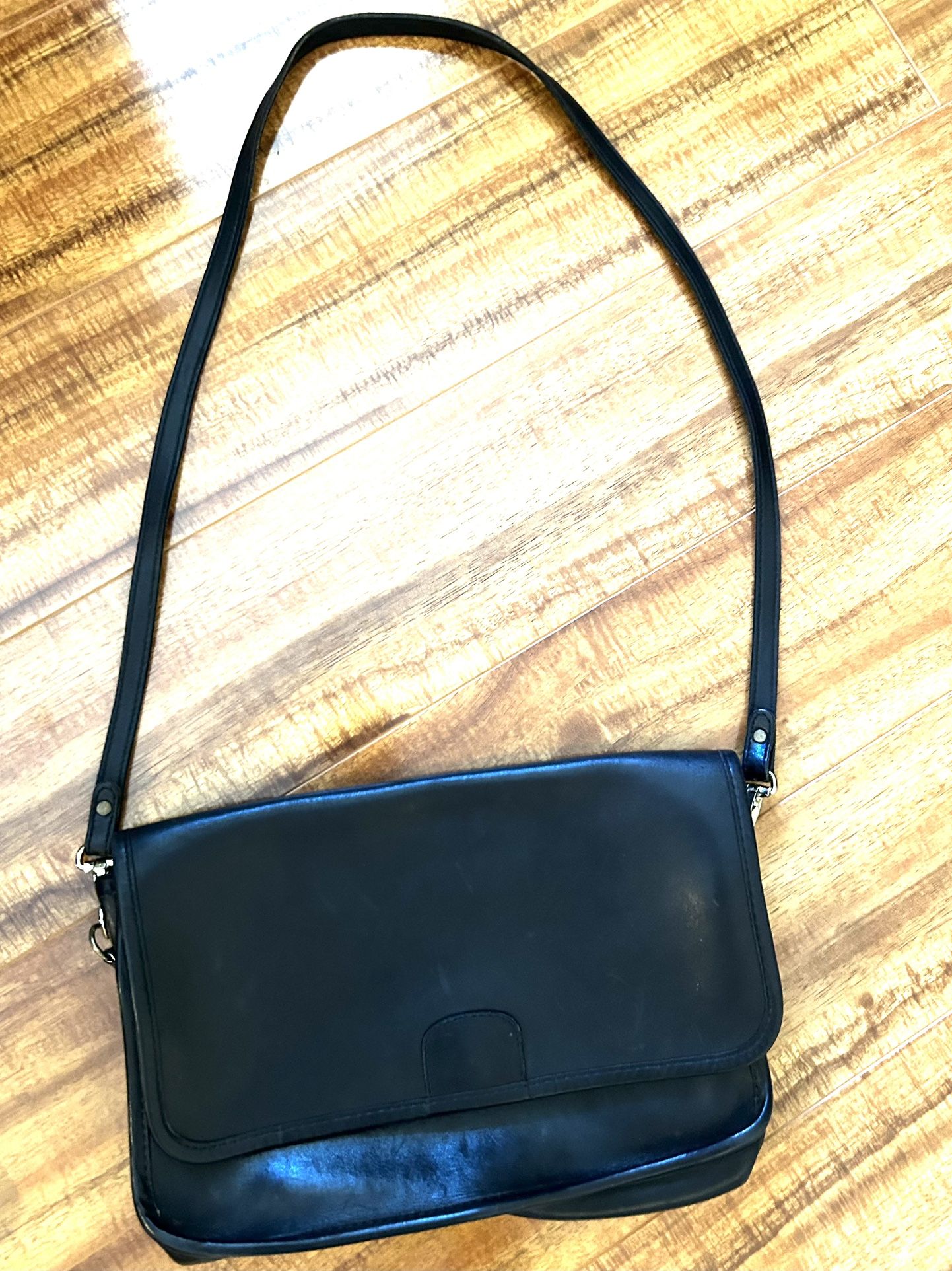 1990s Black Leather Stewardess Purse