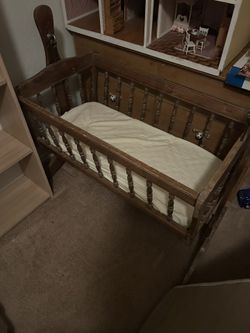 Antiques 1970's Baby Bassinet