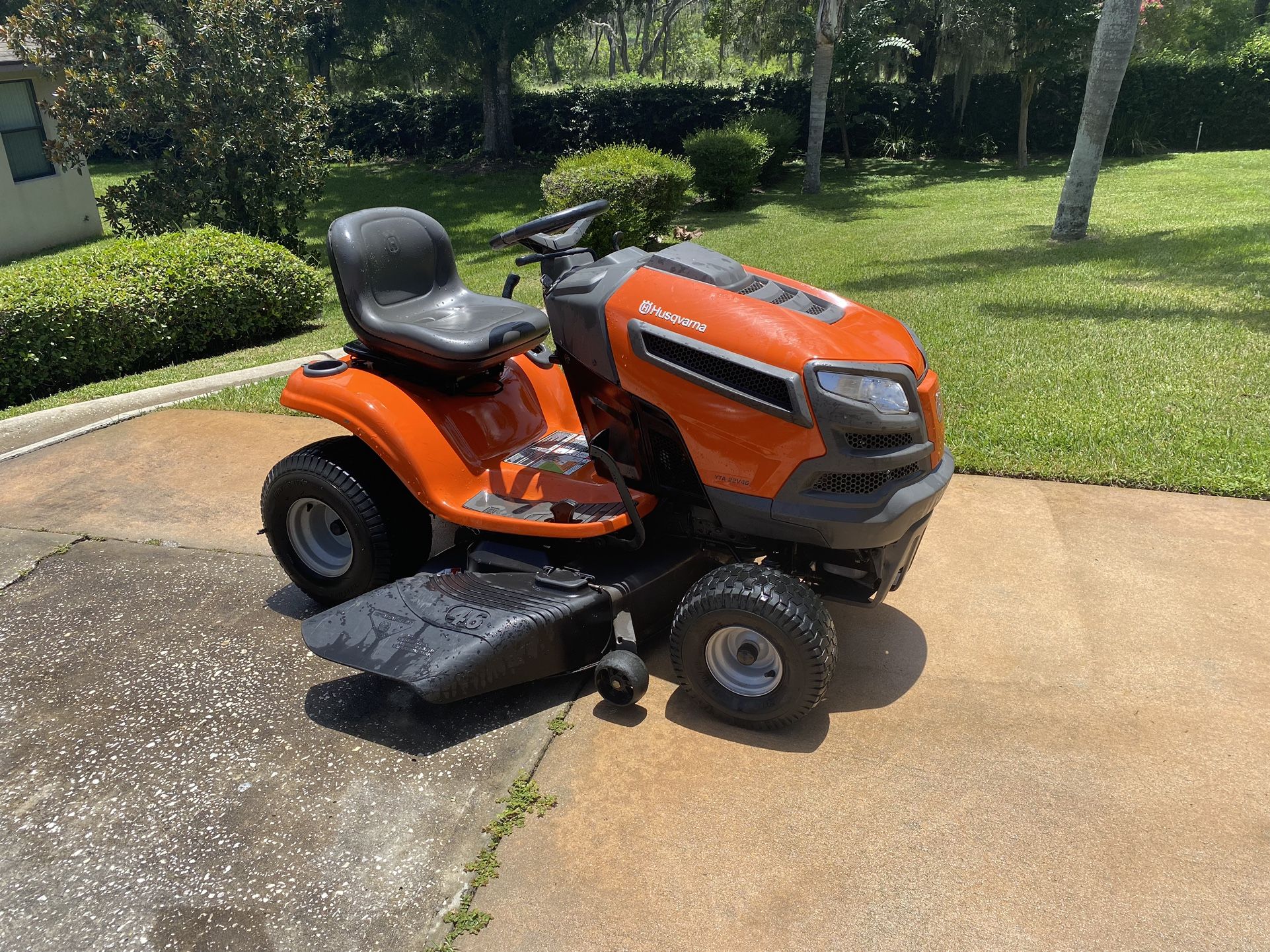 Husqvarna YTA22V46 46" BRIGGS 22 HP Riding Mower