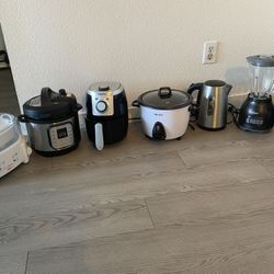 Brand New Pressure Cooker ( Without Cable ) Lost Cable While Moving , White Steamer / Electric Tea kettle/ Rice Cooker / Air Fryer / Blender/ Cafe Mak