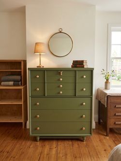 Olive green chest in excellent condition delivery also available