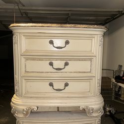 King Bed Set ~ Beautiful Vintage w/ Marble  Top  