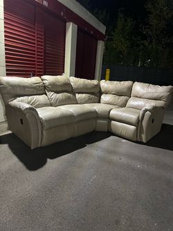 Cream Leather Reclining Sectional – FREE DELIVERY 🚚