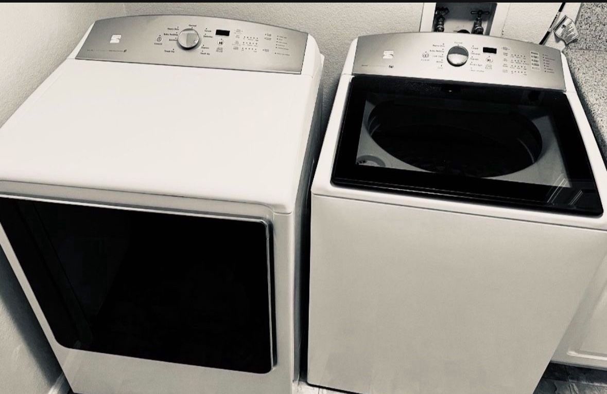 Kenmore Mega Capacity Washer And Gas Dryer Set