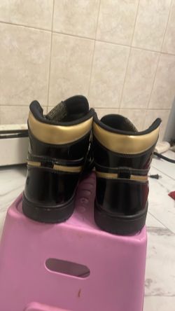 Air Jordan 1’s Retro High OG Metallic Gold(2020)