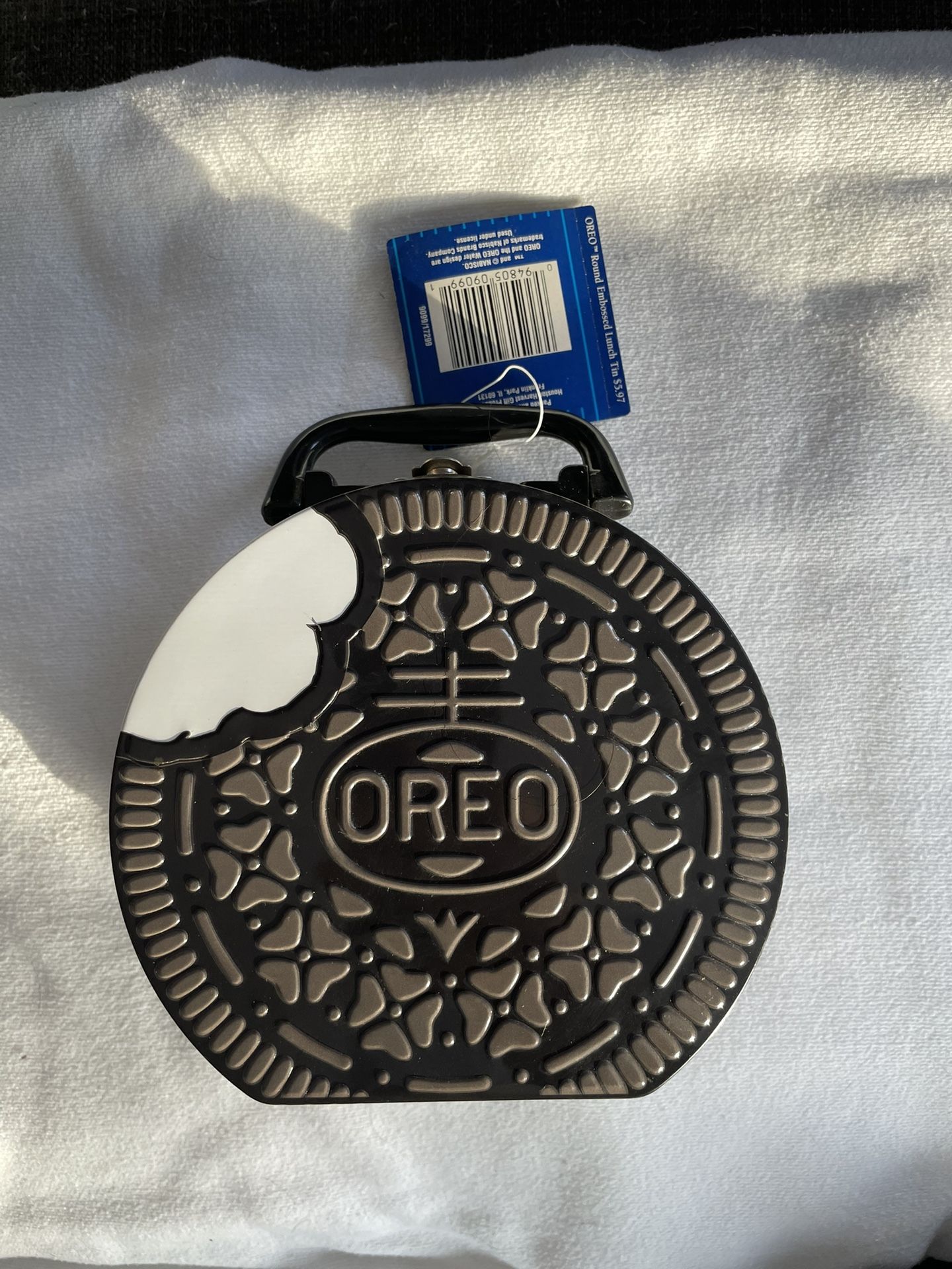OREO Round Embossed Lunch Tin