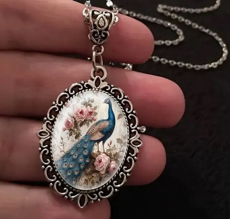 LARGE PEACOCK GLASS CABOCHON PENDANT WITH CHAIN
