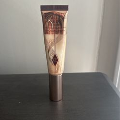 Charlotte Tilbury - Beautiful Skin Foundation