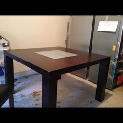 Dining room table