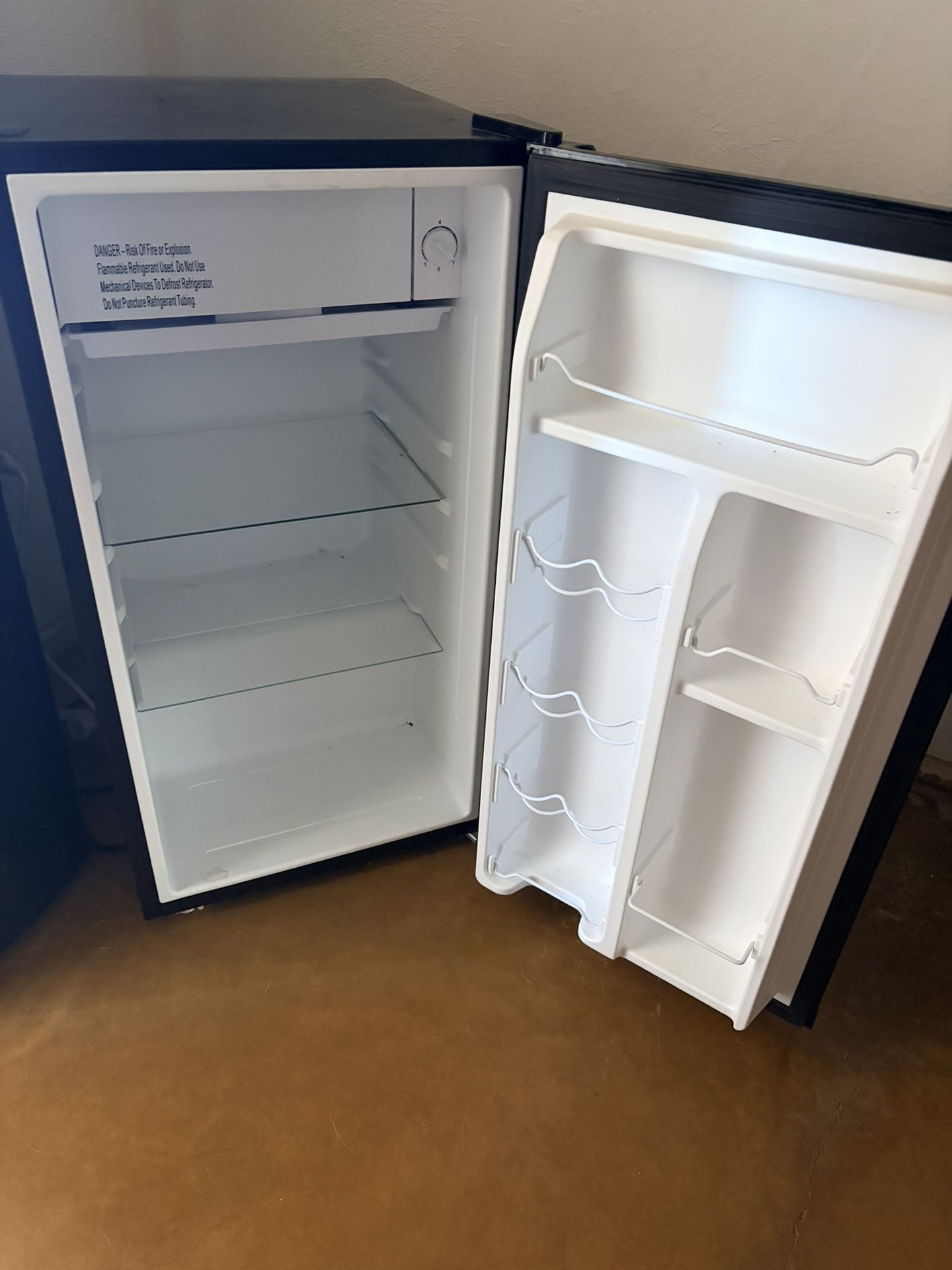 ❄️Mini Fridge - Excellent Condition!!